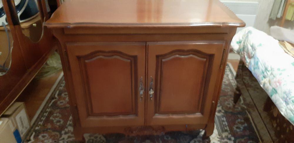 Meuble tv en merisier style Louis XV Meubles
