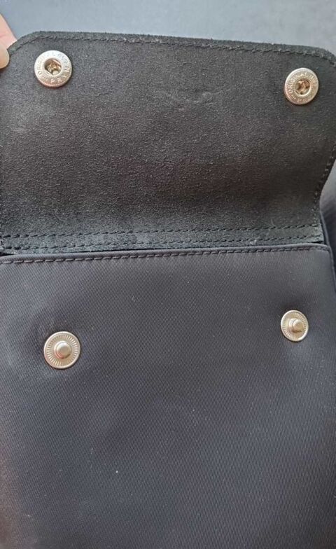 Trs jolie sacoche bandoulire homme.  Longchamp 90 Oullins (69)