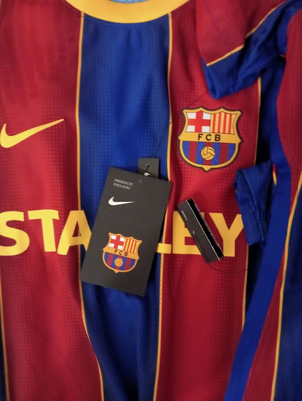 Lot maillot authentique Barcelone Vêtements