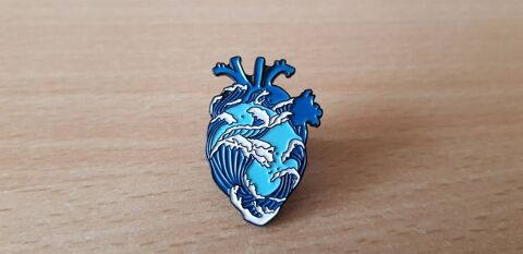 broche badge pins pin's
coeur et vague japonaise
5 Carnon Plage (34)