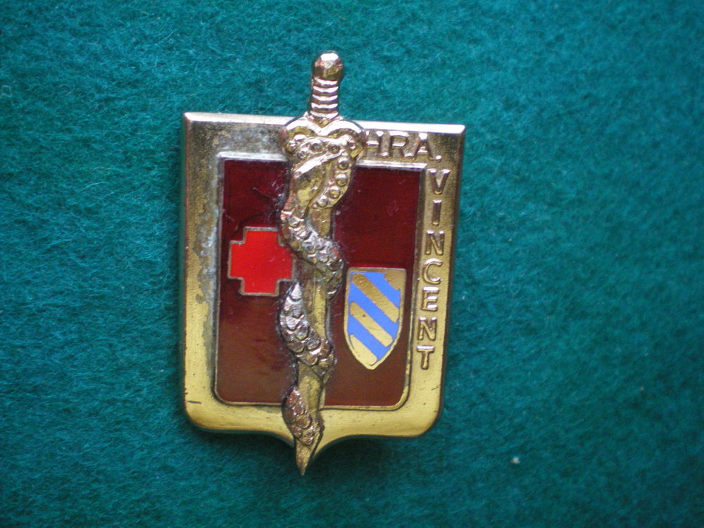 Insigne de Sant&eacute; - Centre Hospitalier des Arm&eacute;es H.BAUR. 