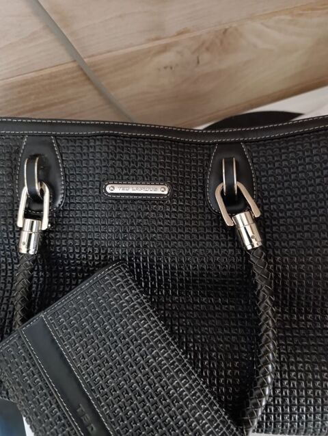 Sac � main+porte feuille Ted Lapidus 10 Le Roc-Saint-Andr� (56)