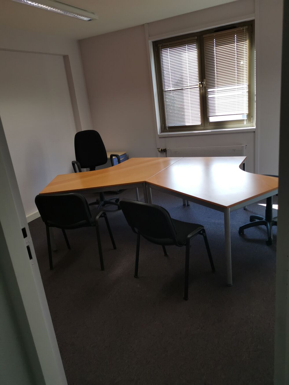 Location Autre A MARLY :
BUREAU INDIVIDUEL 18 M2 Marly