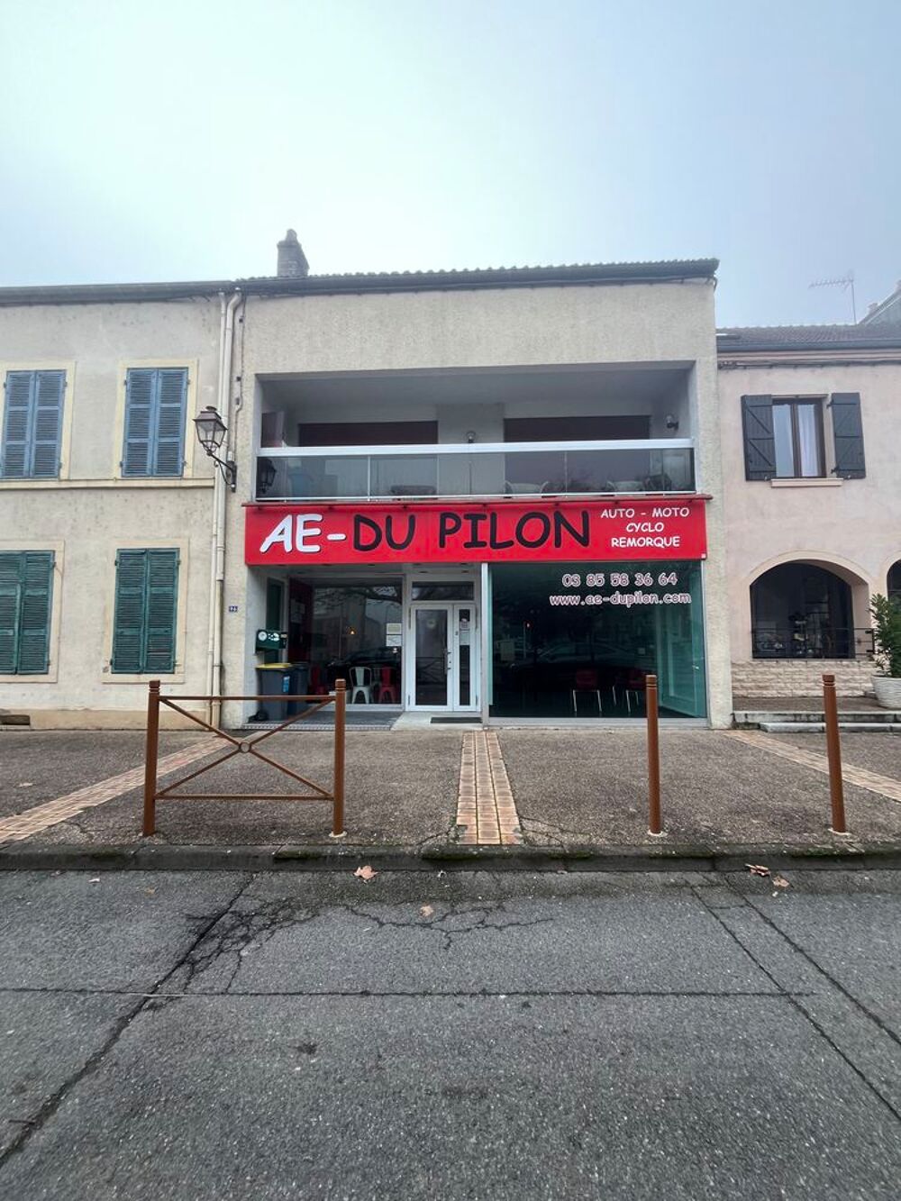   LOCAL COMMERCIAL MONTCHANIN CENTRE 