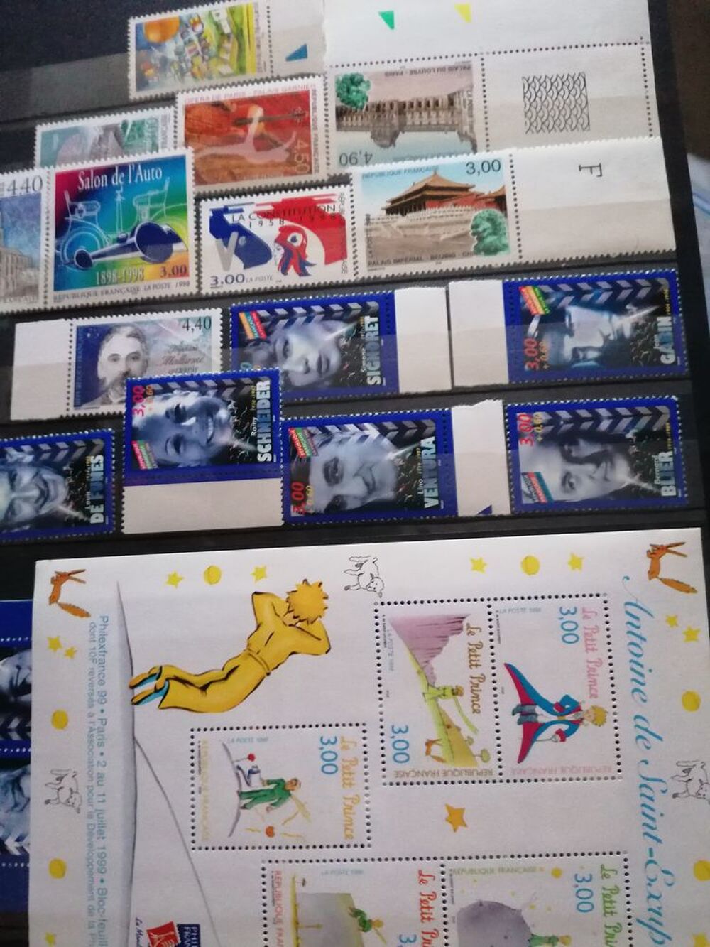 Collection de timbres. 