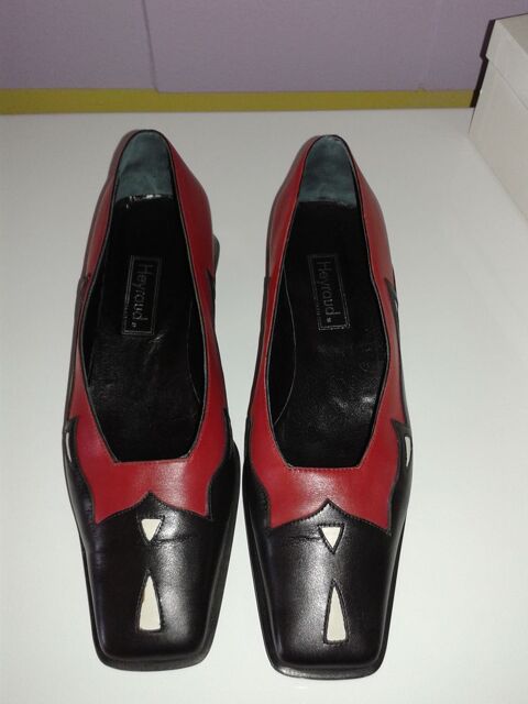 Chaussures �tat neuf taille 39 HEYRAUD noir-rouge-blanc 50 Dijon (21)