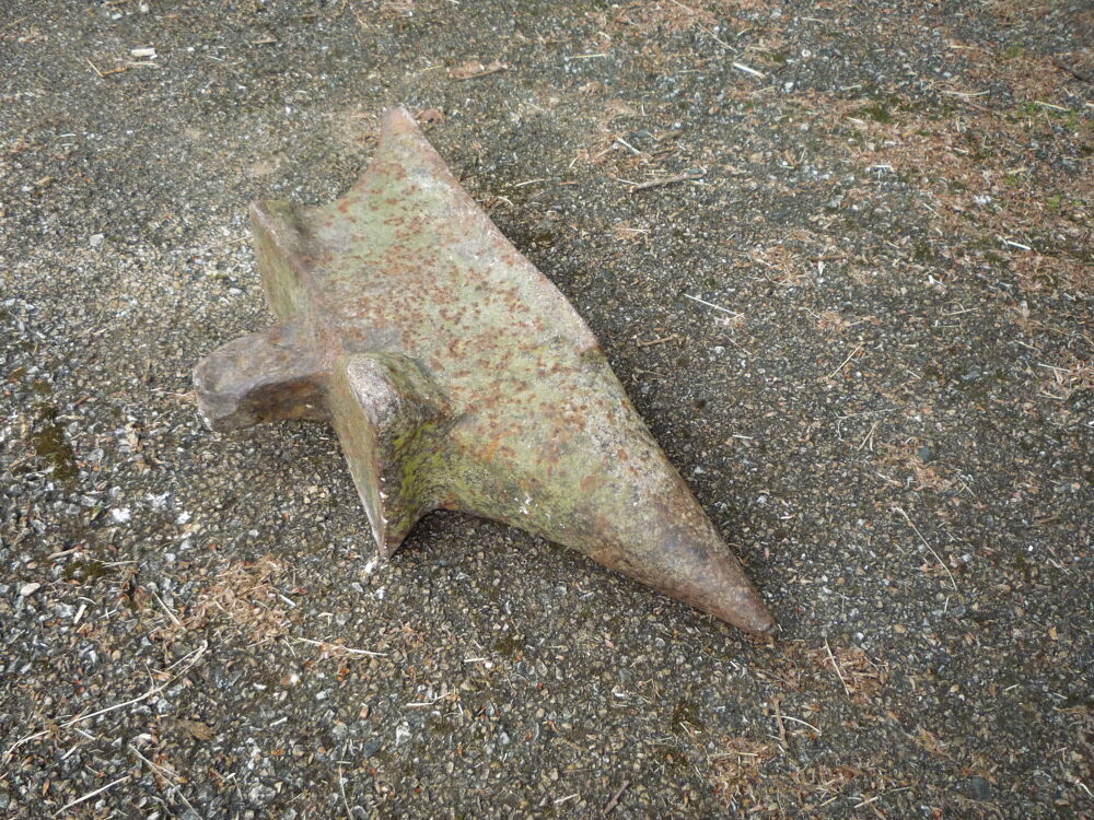 Enclume de mar&eacute;chal ferrant tr&egrave;s ancienne
