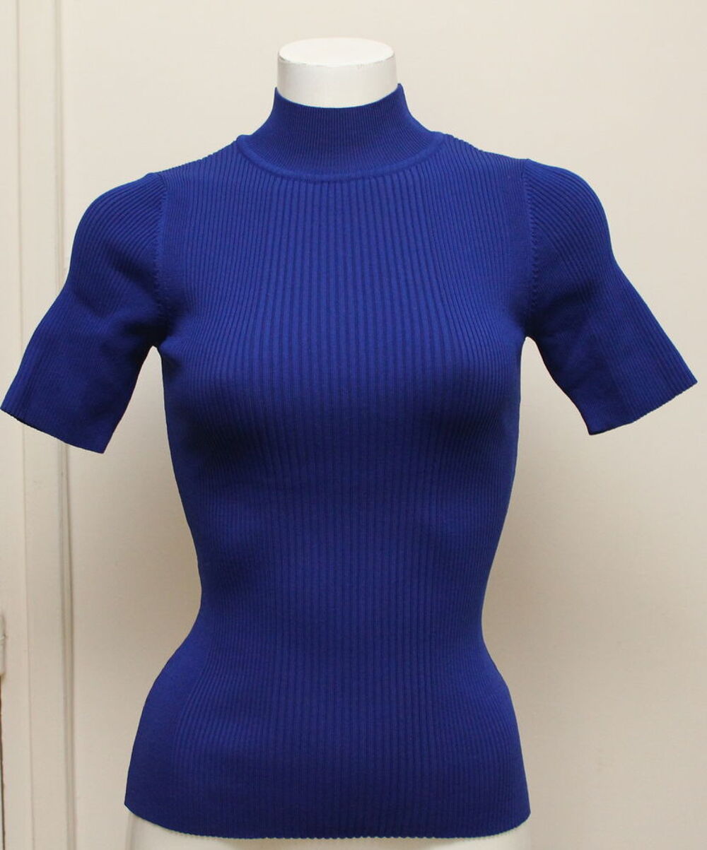 Pull bleu &eacute;lectrique KAREN MILLEN 
T.S ou 36 Vêtements