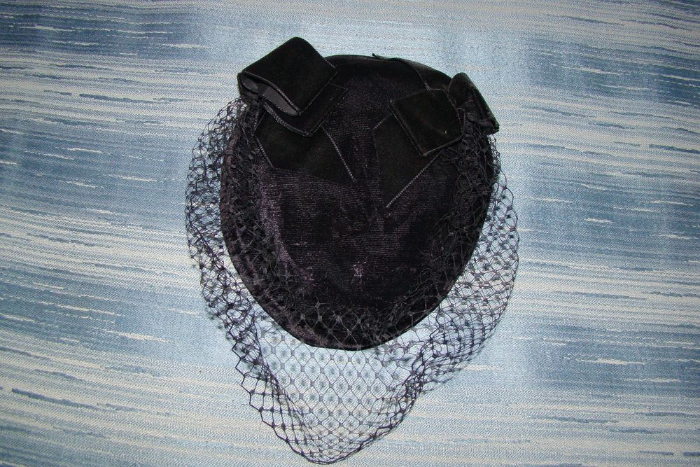 Ancien chapeau / Bibi &agrave; voilette vintage ann&eacute;es 1950
Vêtements