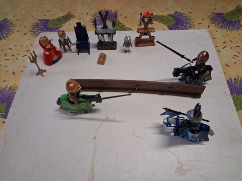 LOT PLAYMOBIL TOURNOI MYEN AGE 3 CAVALIERS +3 FIGURINES Arès (33)