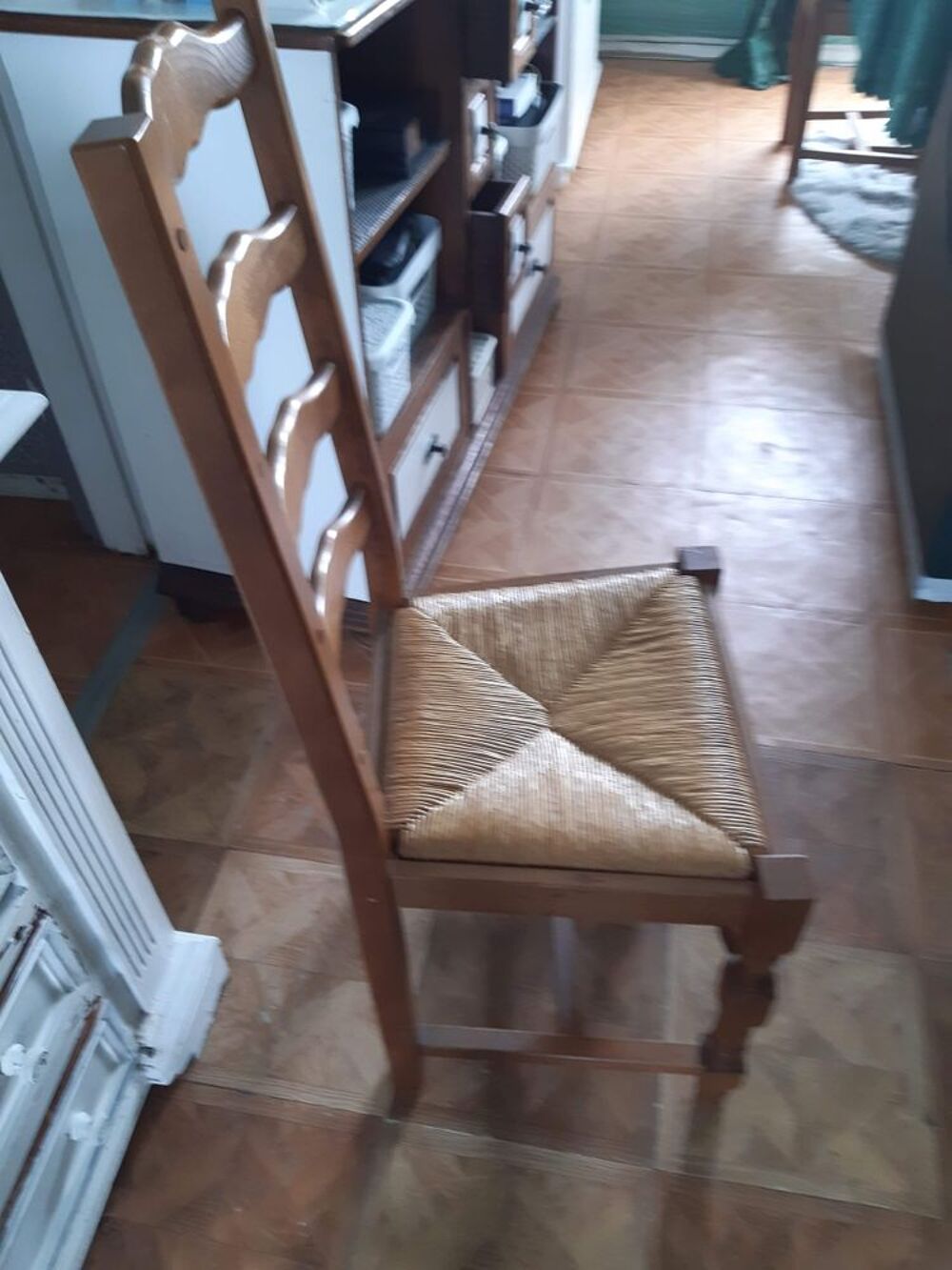 tr&egrave;s jolie chaises rustiques j en ai plusieurs 