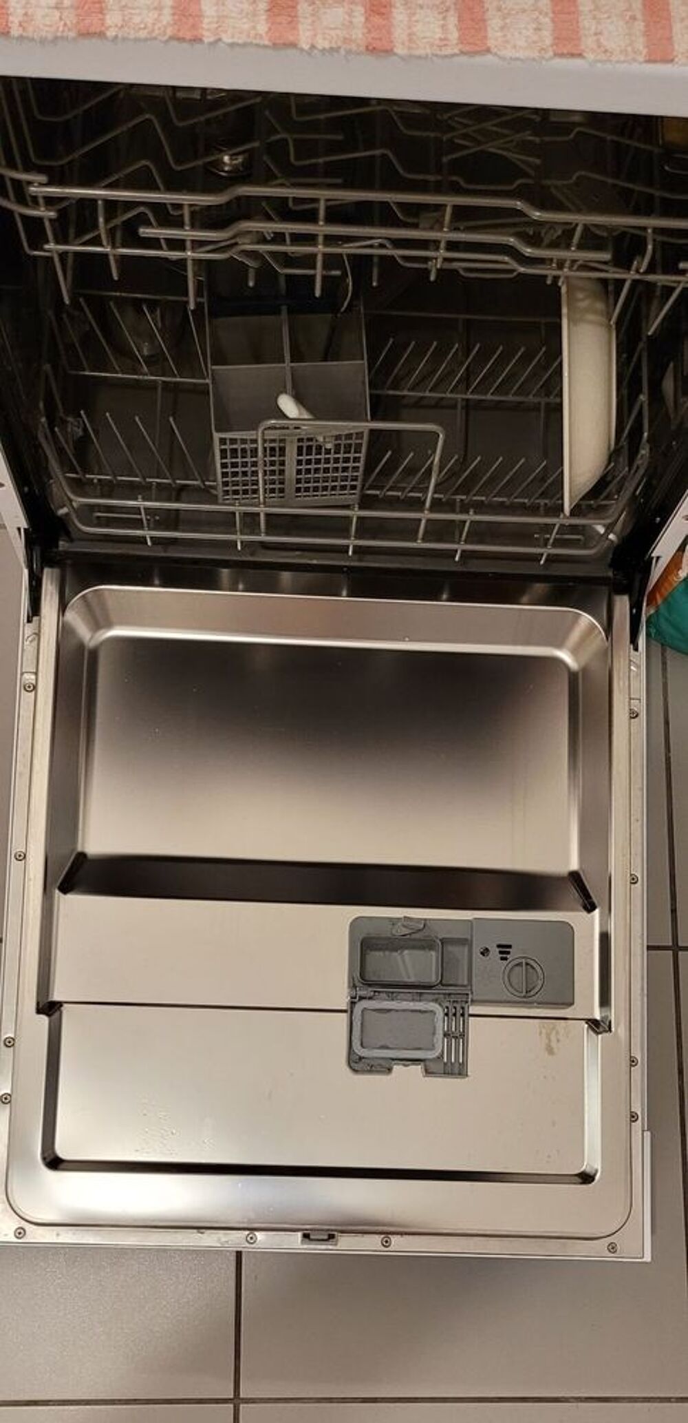 cause d&eacute;m&eacute;nagement lave vaisselle AYA 12 couverts Electroménager