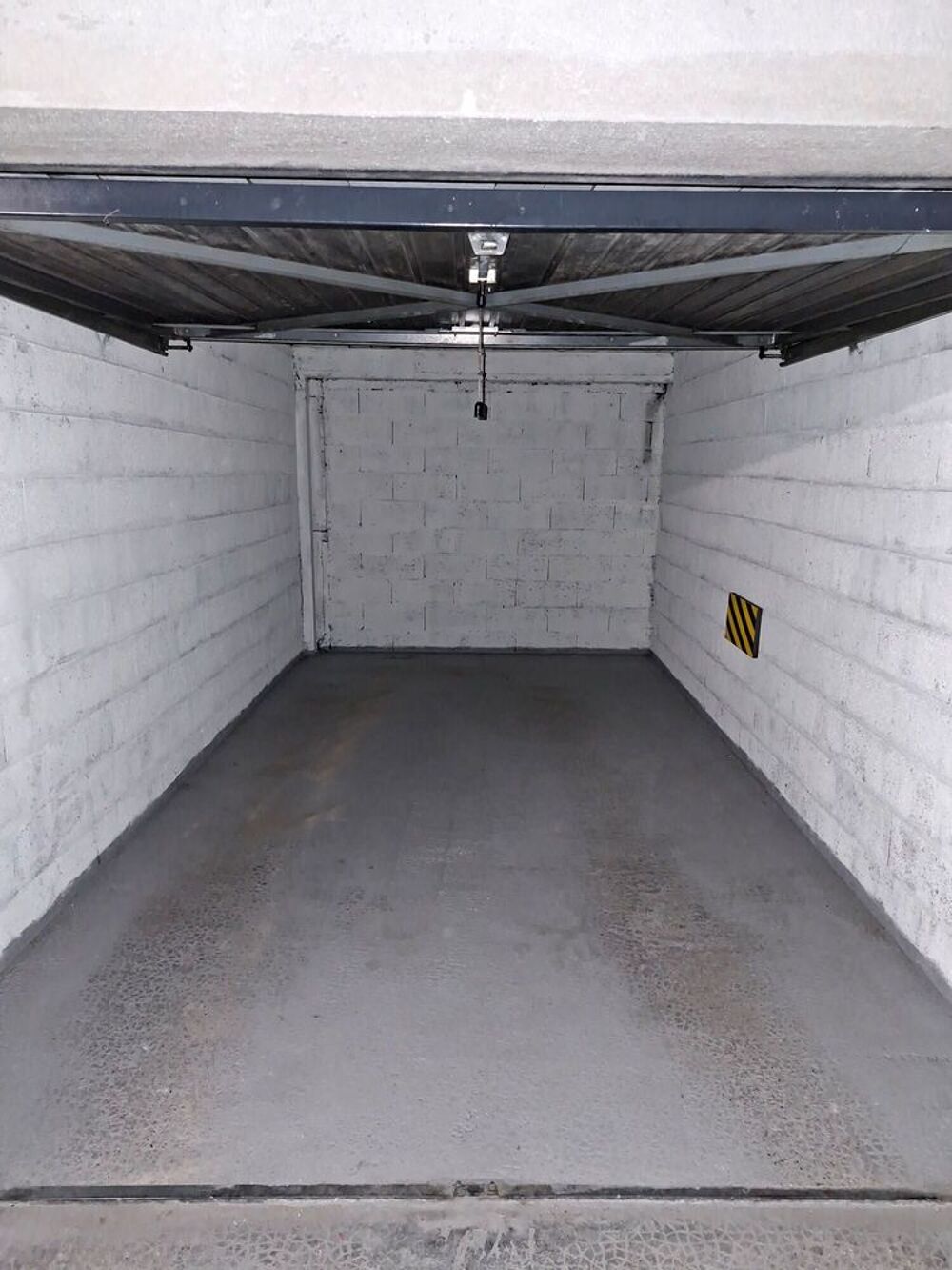 Location Parking/Garage Box parking Pantin