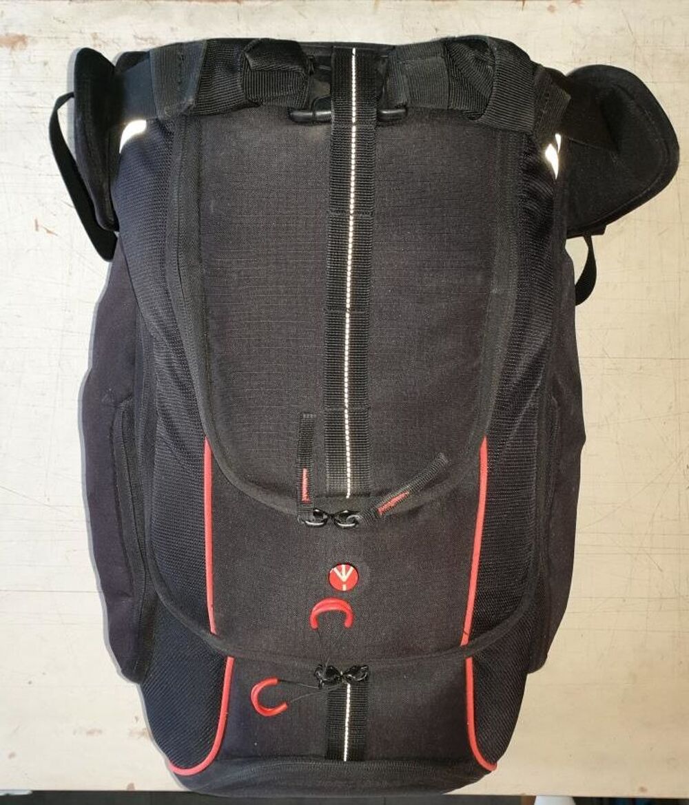 Phantom 4 Pro + 2 batteries + sac Manfrotto Photos/Video/TV