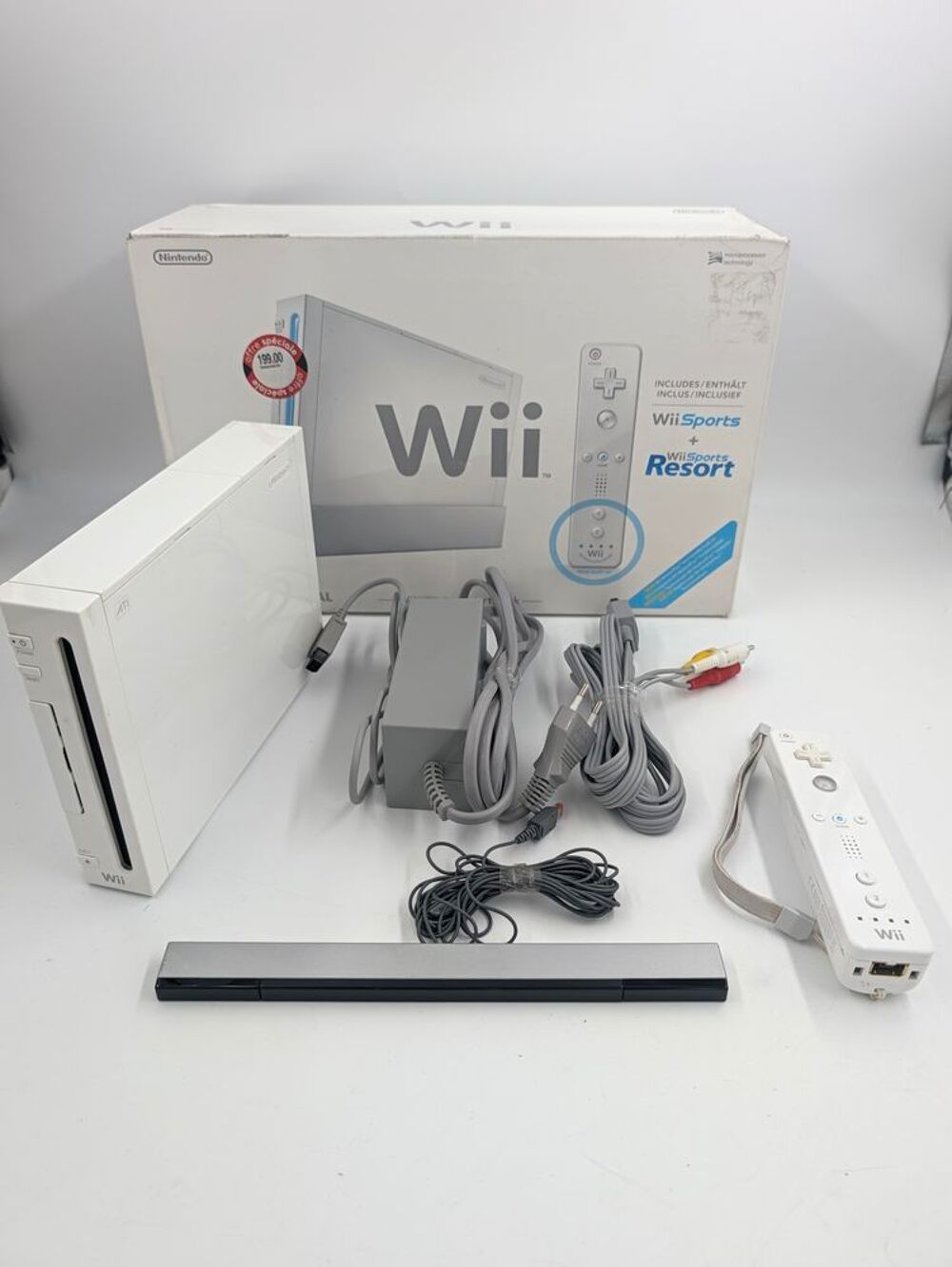 Console Nintendo Wii blanche avec c&acirc;bles, capteur, manette.. Consoles et jeux vidéos