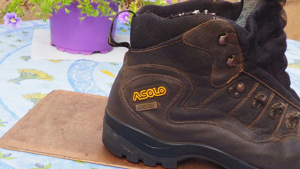 tr&egrave;s bonne chaussure de randonn&eacute;e/montagne. Chaussures