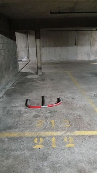  Parking / Garage � louer 12 m� Paris