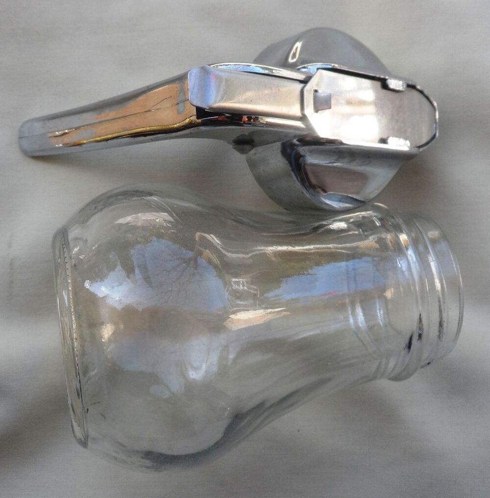 Verseur &agrave; miel neuf 8 X 11,5 cm
New honey pourer 8 X 11,5 cm Cuisine