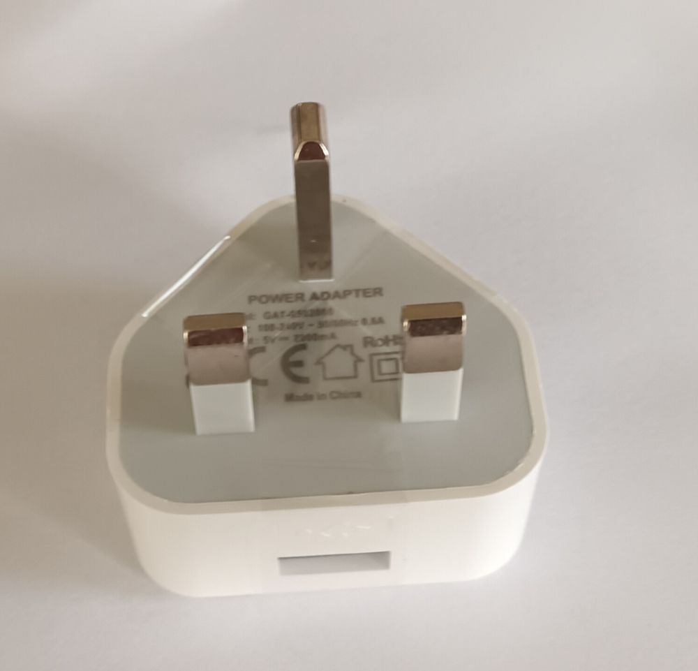 Lot de 10 chargeur USB typa UK 5V-2000mA Matériel informatique