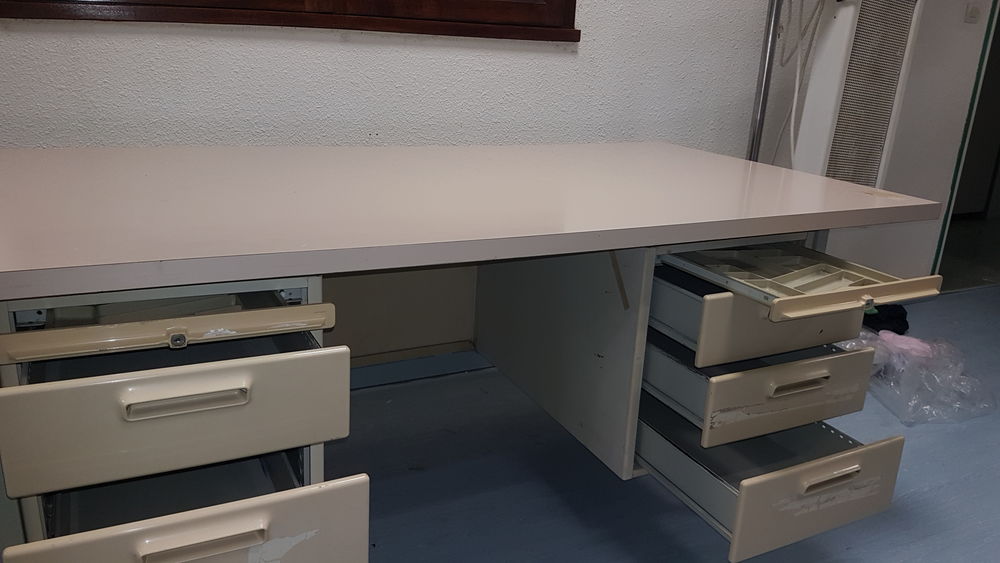 Grand bureau Meubles