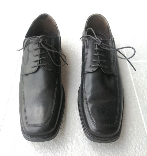Chaussures en cuir à lacets BATA pour hommes 14 Puteaux (92)