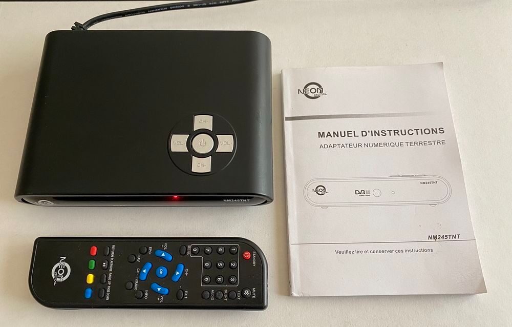 ADAPTATEUR NUMERIQUE TNT NEOM NM245TNT Photos/Video/TV