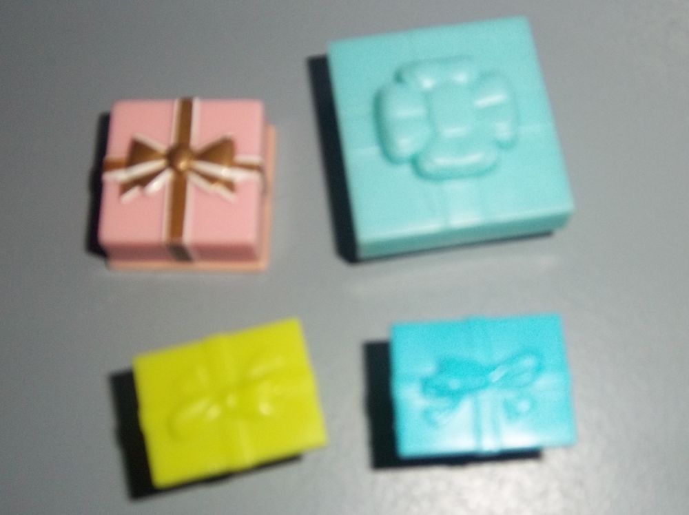 4 Petites boites cadeau Barbie Jeux / jouets