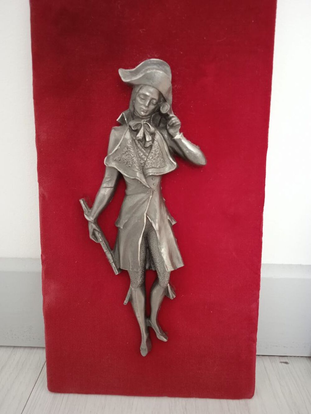 Lot de 2 tableaux figurines en Etain Décoration