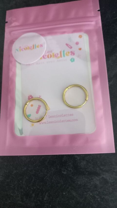 Jolies boucles d oreilles en acier dor�
Marque Nicolettes
4 Marseille 12 (13)