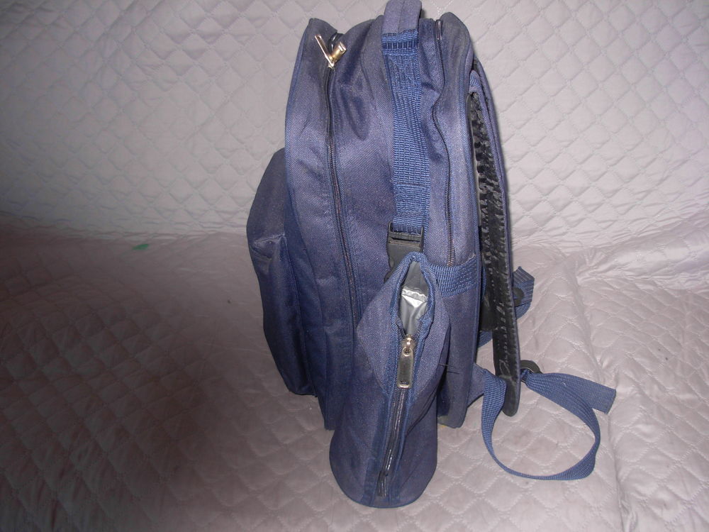 Sac &agrave; dos pique-nique isotherme neuf 4 couverts, bleu marine Sports