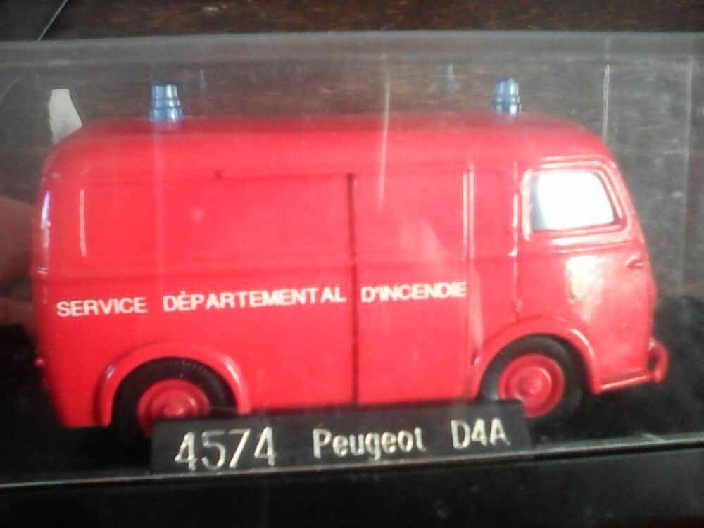 Fourgon de Pompier Peugeot D4A Mod&egrave;le r&eacute;duit 1/43 