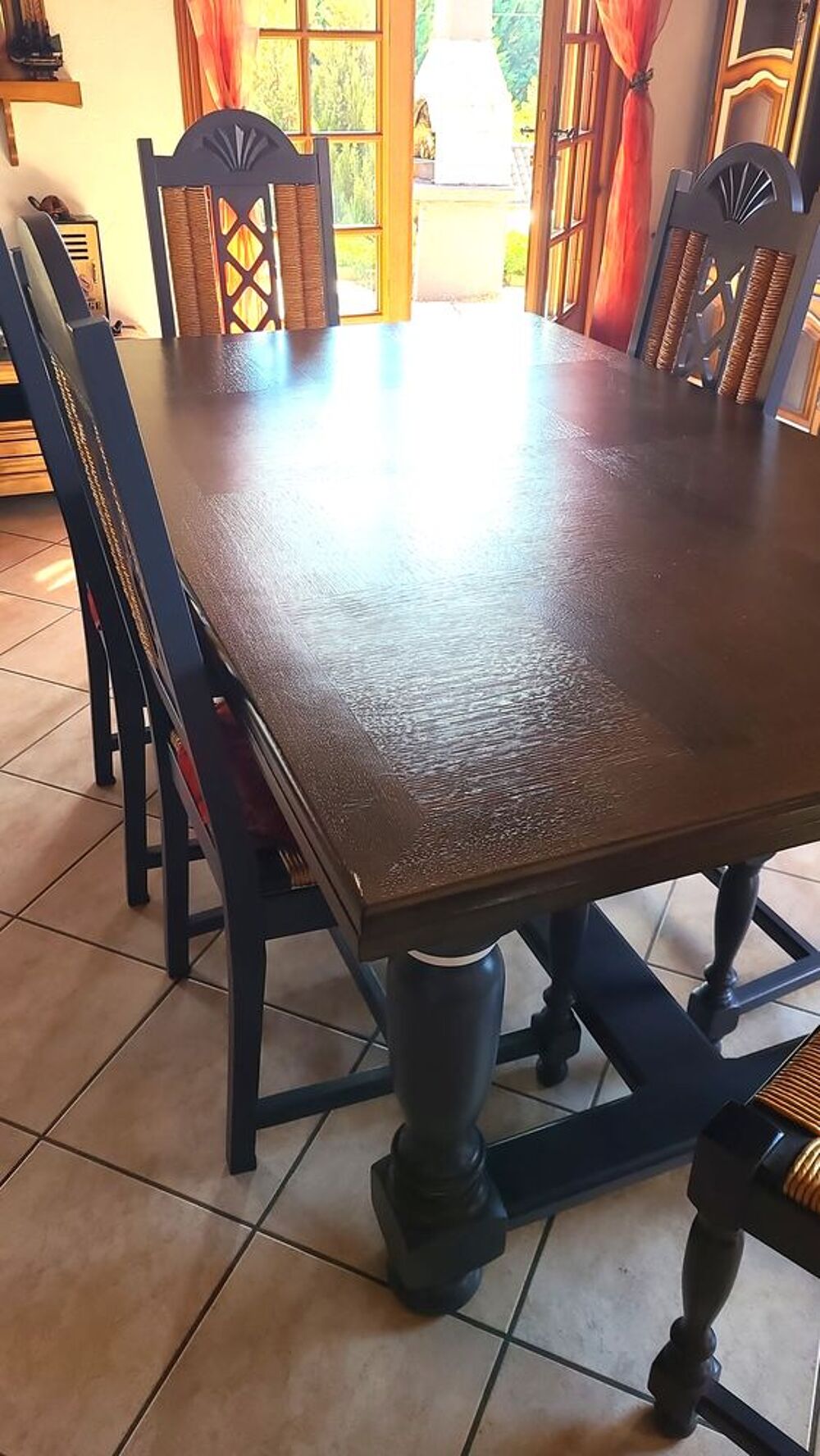 Table salle &agrave; manger avec 6 chaises Meubles