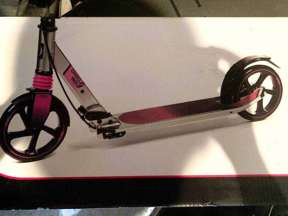 Trottinette Oxelo MID9 rose pliable avec b&eacute;quille + casque - Sports