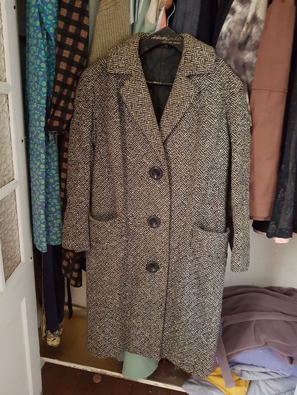 Manteau blanc et noir en laine &agrave; forme g&eacute;om&eacute;trique, vintage Vêtements