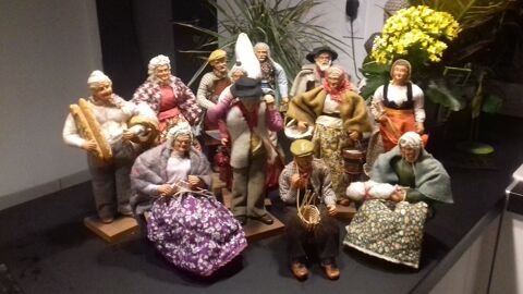 Anciens santons de provence sign�s h.cavasse 5 Ch�teaumeillant (18)