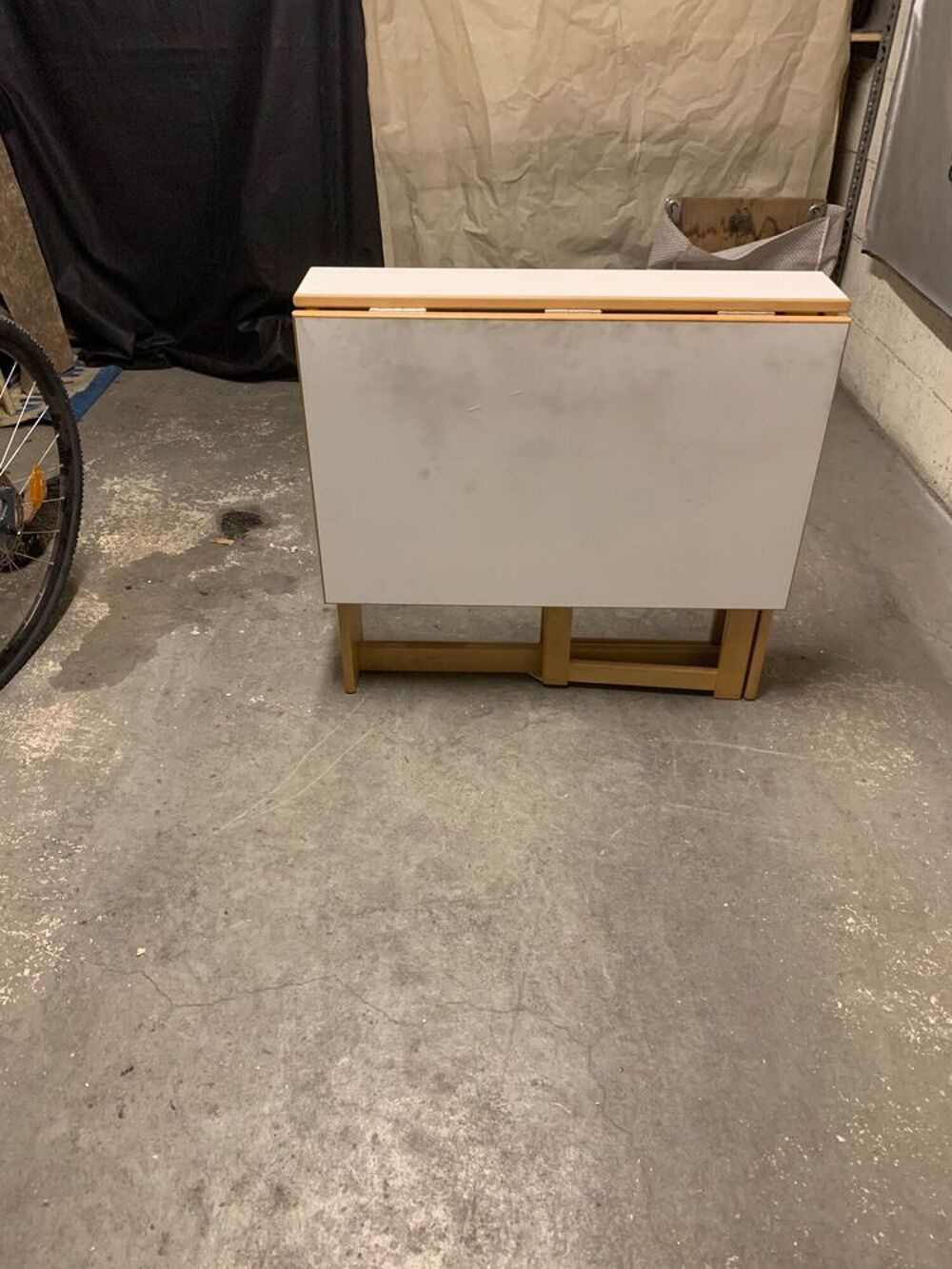 Table rectangulaire plateau blanc et pieds bois pliable Meubles