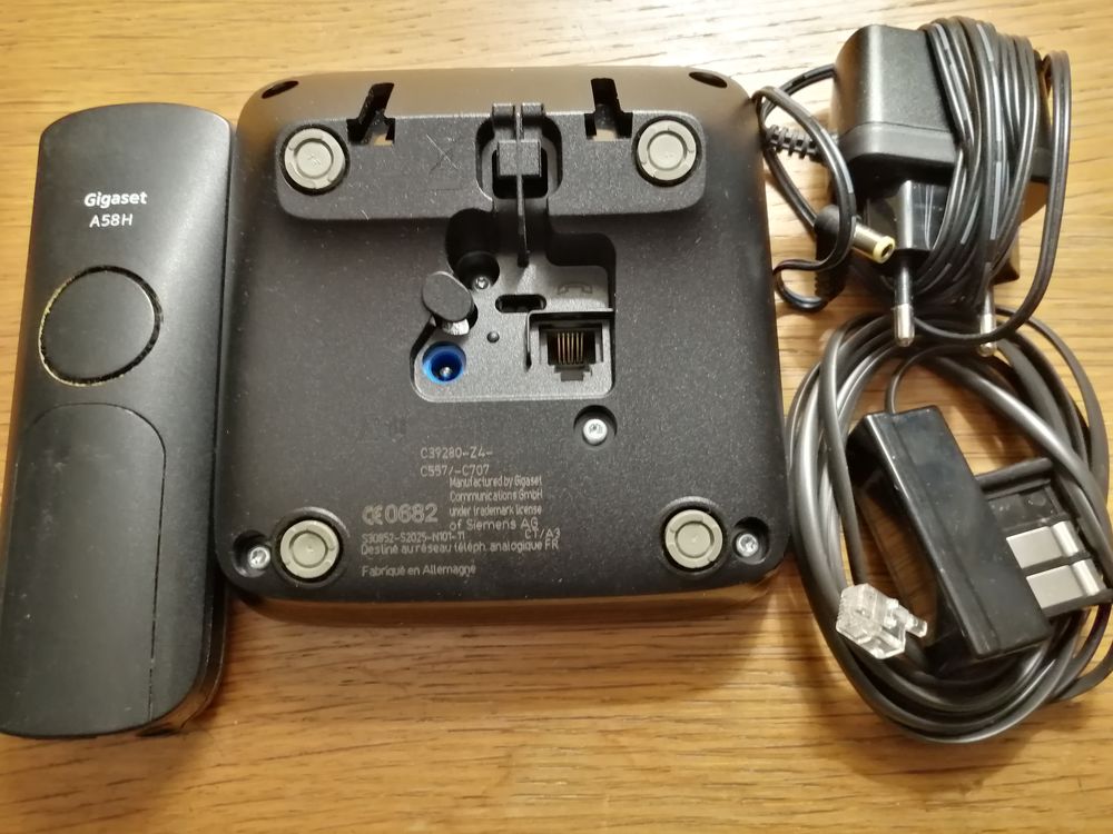 t&eacute;l&eacute;phonie t73 siemens gigaset A585 comprenant base r&eacute;pondeu Téléphones et tablettes