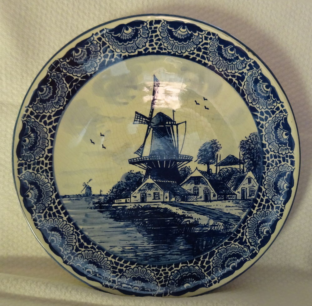 Assiette d&eacute;cor moulin bleu de DELF Décoration