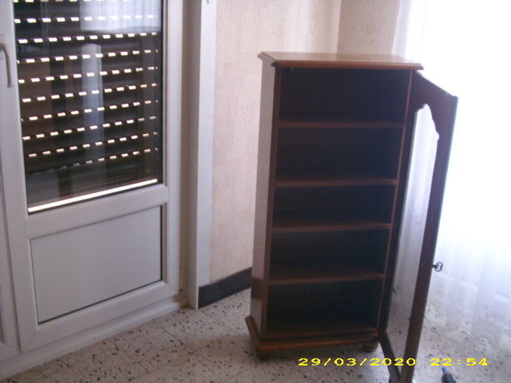VITRINE POUR RANGEMENT CD Meubles