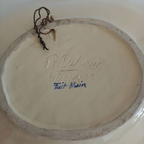 Plat corbeille  fruits en faence  par   Delarue   Desvres 65 Saumur (49)