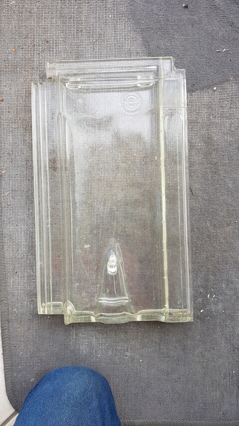 Tuiles plate � crochets en verre 9 Montayral (47)