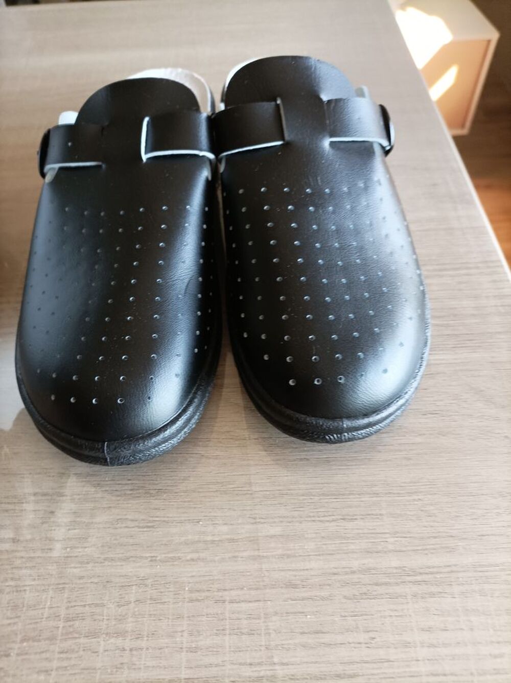 Deux Paires de Sabots confort femme ( neuf) Chaussures