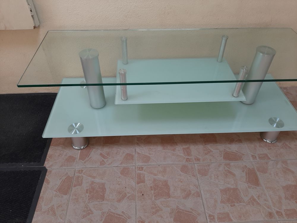 table basse en verre tr&egrave;s bon &eacute;tat Meubles
