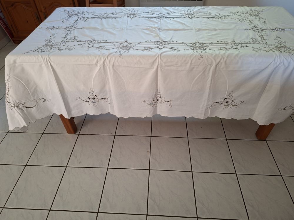 NAPPE BRODEE Décoration