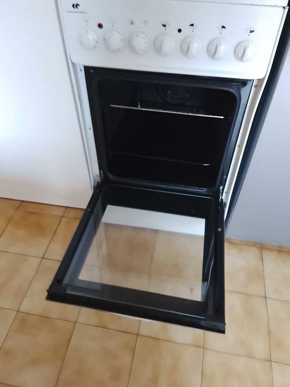 cuisini&egrave;re vitroc&eacute;ramique Electroménager