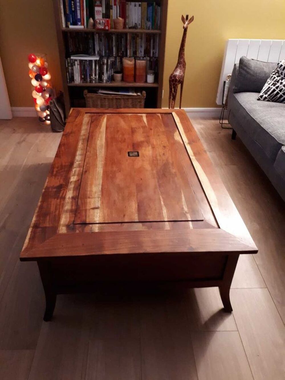 TABLE BASSE ACACIA MASSIF
Meubles