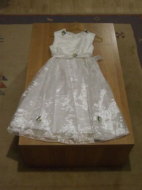 Robe de c�r�monie fille, T. 8�ans, �cru, NEUVE 10 Bagnolet (93)