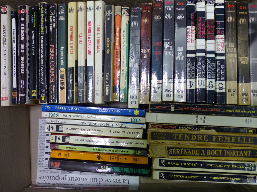Collection de 170 San Antonio. Livres et BD