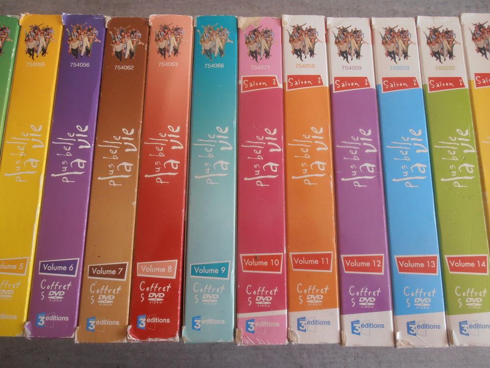 Lot coffret dvd plus belle la vie. DVD et blu-ray