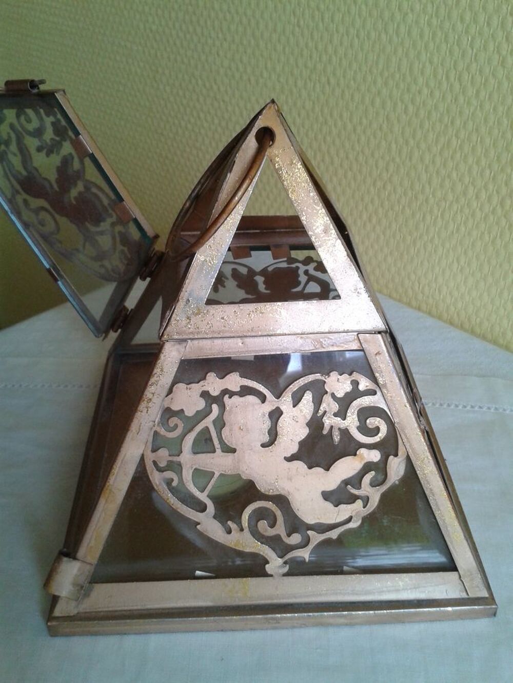 lanterne photophore neuve en m&eacute;tal dor&eacute; Décoration